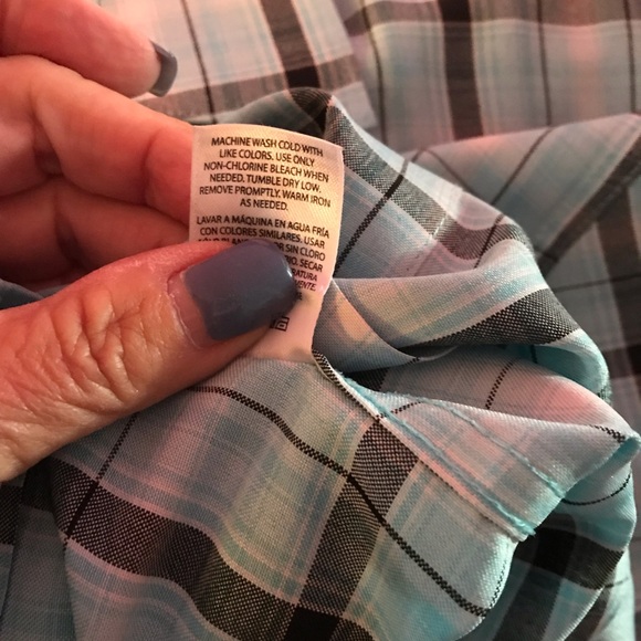 2 XL Mens plaid shirts in great condition - Picture 4 of 6